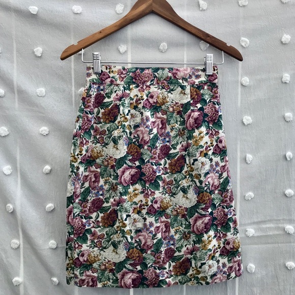 Beechers Brook Dresses & Skirts - vintage | linen blend floral pencil skirt